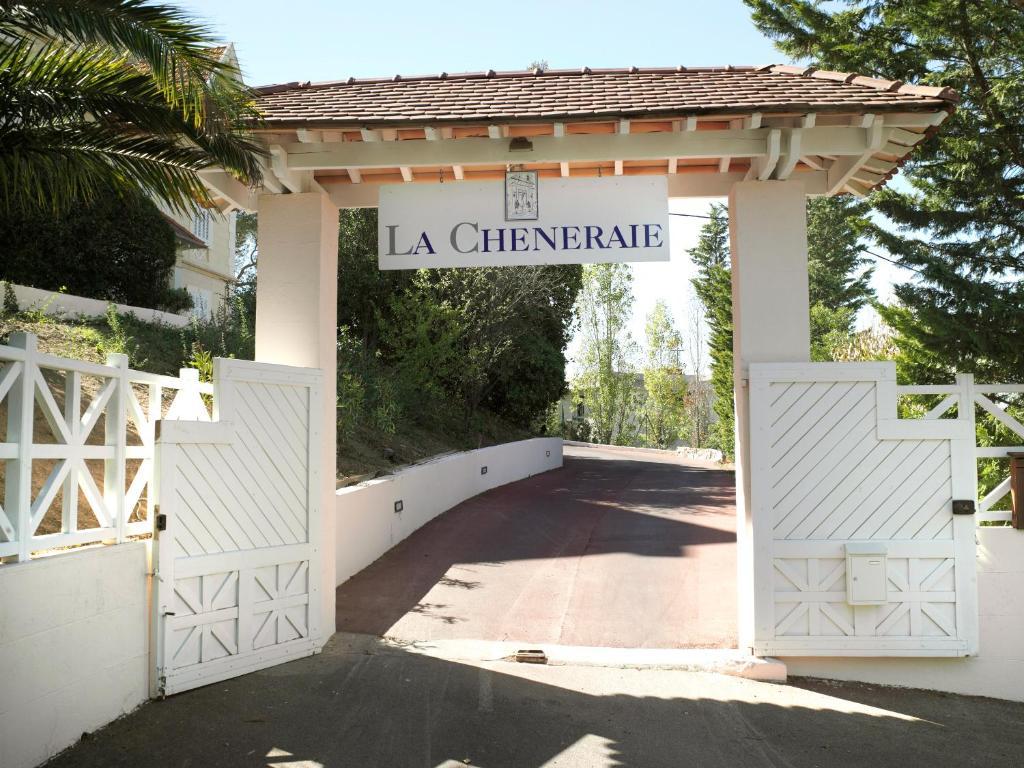 Hotel Villa La Cheneraie Saint-Raphael  Exterior photo